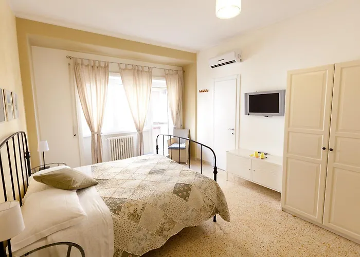 Apartment Marco Polo Vatican Metro A 2 Min - San Pietro 10 Min Rom